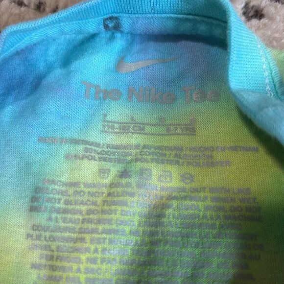 Nike Tie Dye Just Do It Short Sleeve Shirt Girls Sz 6-7Y - Picture 3 of 3